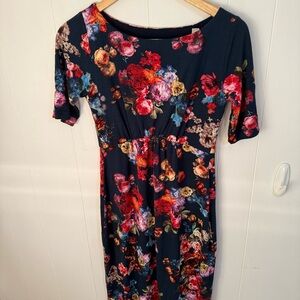 Elegant Red and Pink Sheath Midi Dress with Crew Neck